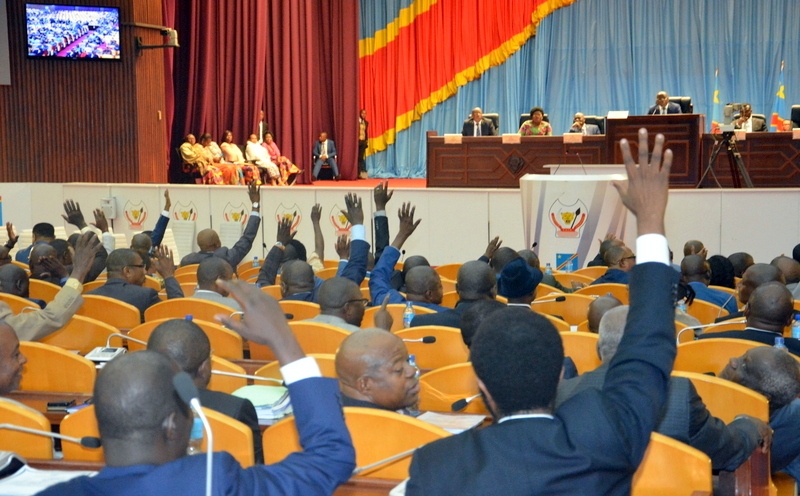 Affaire RAM : les députés nationaux du FCC demandent la démission du ministre Augustin Kibassa