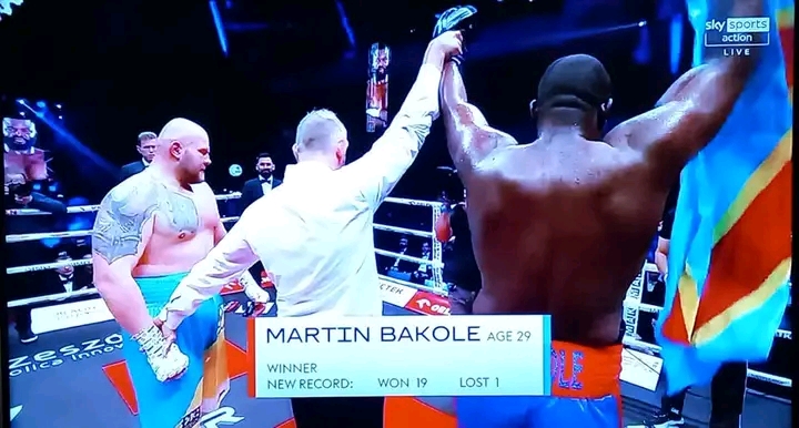 François Kabulo Mwana Kabulo félicite Martin Bakole pour sa victoire écrasante