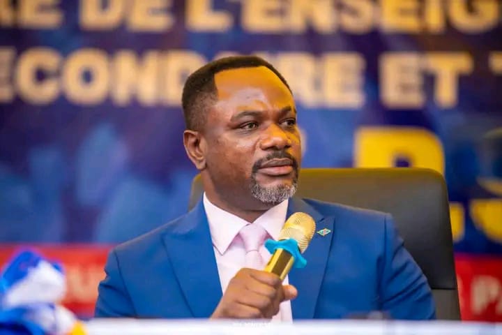 RDC/EPST : Tony Mwaba rappelle à l’ordre les chefs d’établissement de la province éducationnelle du Mont-Amba