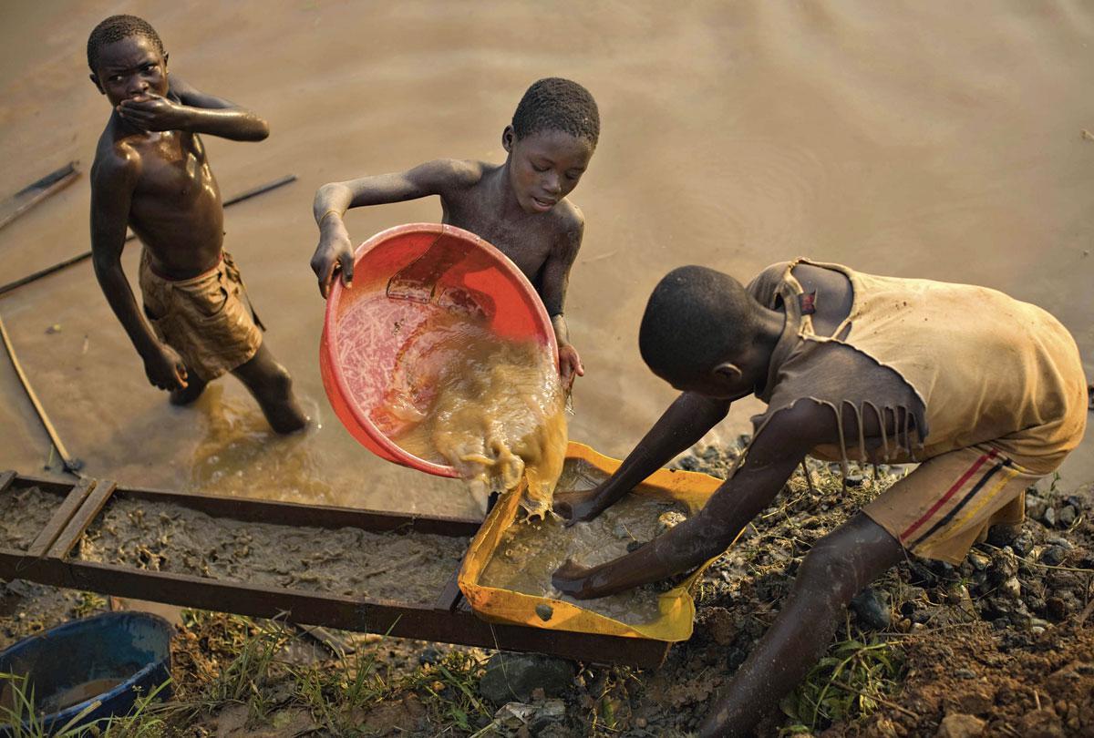 RDC : La CNDH demeure inquiète de la probable présence des enfants dans sites miniers de cobalt