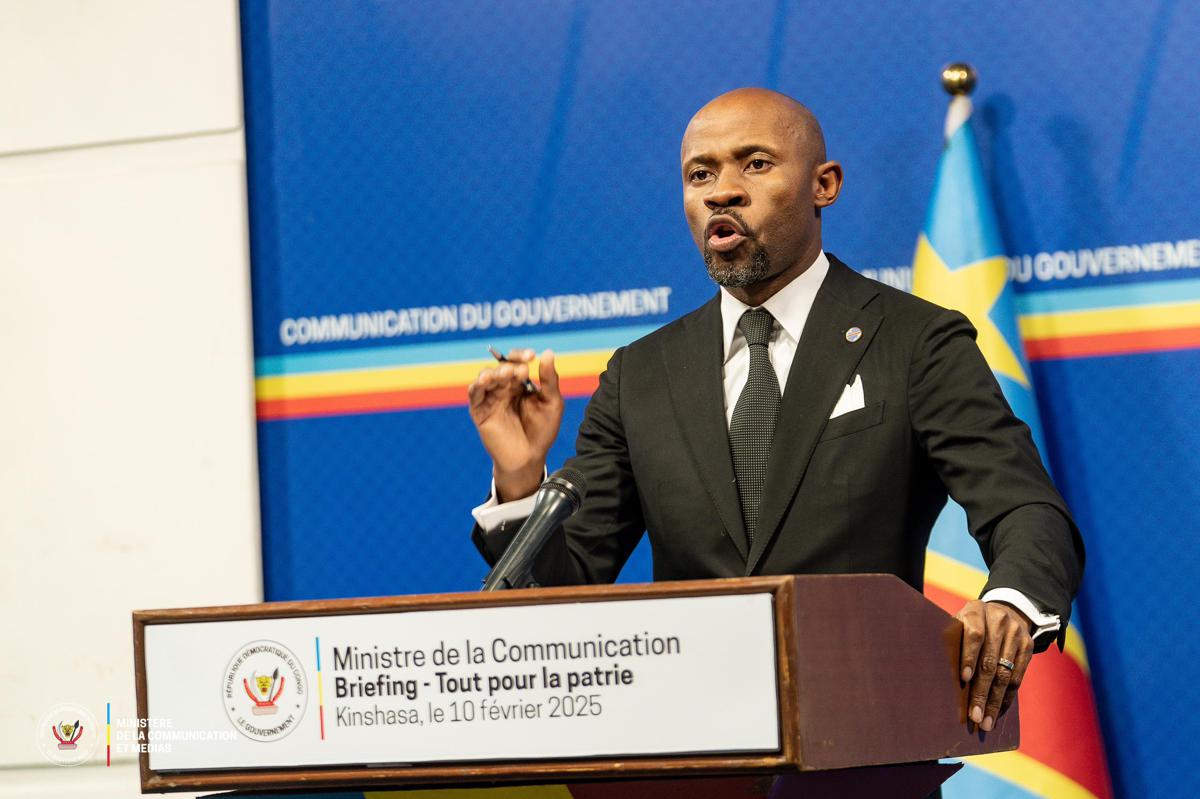Patrick Muyaya : « 73 cas d’assassinats et d’exécutions sommaires, plus de 112 cas de torture enregistrés dans les zones sous occupation du M23/RDF »