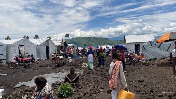 Nord-Kivu : Deux morts du choléra parmi les déplacés de Mweso, les autorités appellent à une aide d’urgence