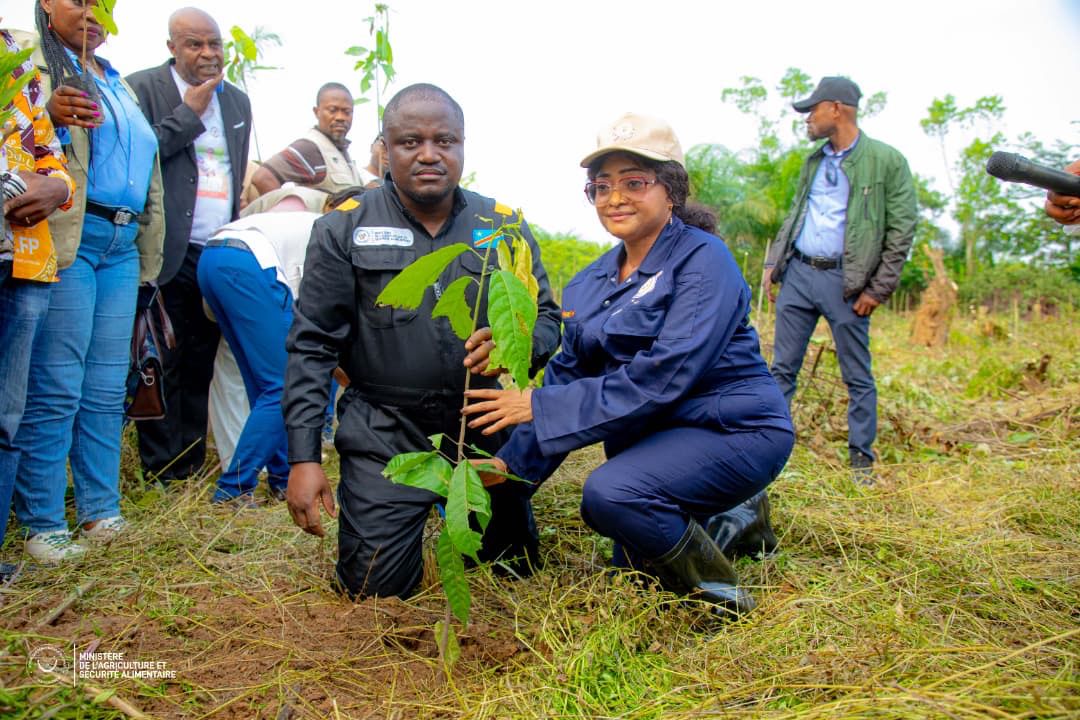 RDC – Tshopo : Muhindo Nzangi lance la campagne agricole 2025-2026 et annonce l’ambition de faire du pays un géant du cacao