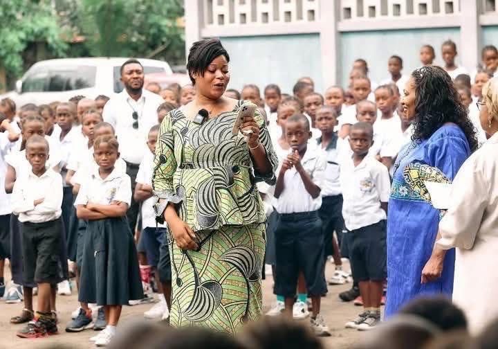 RDC : Bonette Élombe, l’enseignante qui a enchanté l’école et inspiré le monde, s’est éteinte