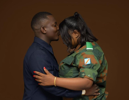 RDC : Un baiser en uniforme devant la justice militaire, l’adjudante Ebabi condamnée avec sursis à 12 mois de servitude pénale